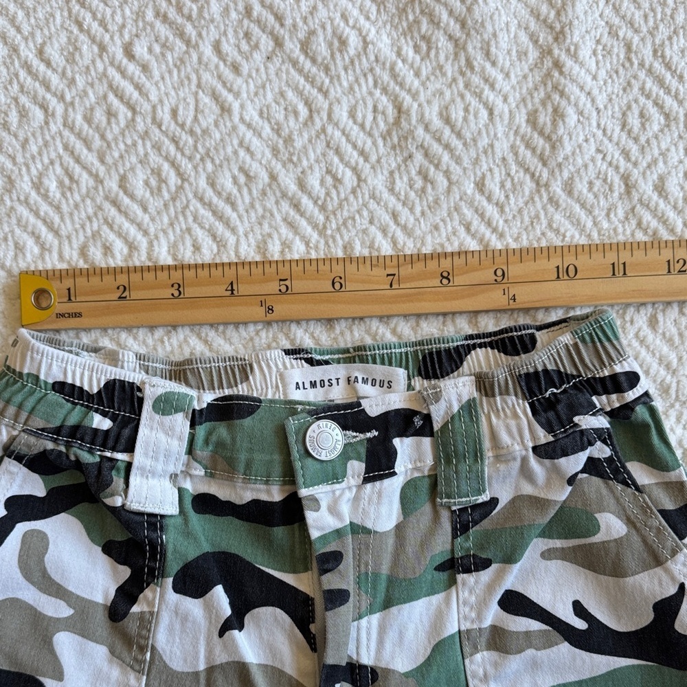 Almost Famous Camouflage Wide Leg Pants Sz S - Picture 3 of 7